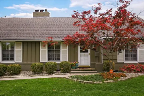 $599,000 | 4819 West 65th Street, Prairie Village, KS 66208