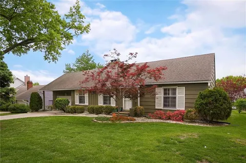 $599,000 | 4819 West 65th Street, Prairie Village, KS 66208