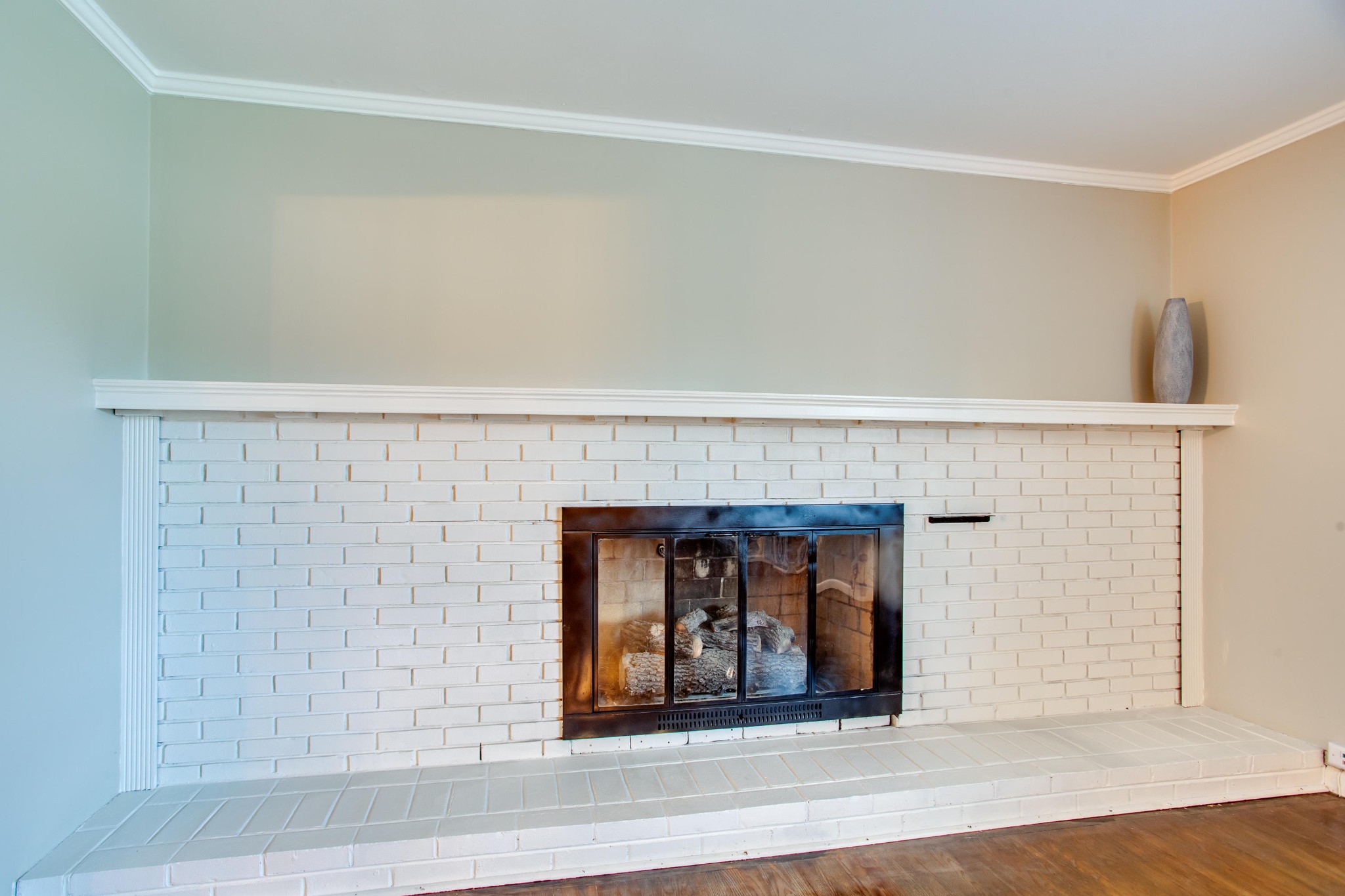 100 Culver Road Oak Ridge, TN 37830 - Photo 4 of 22 a view of a fireplace