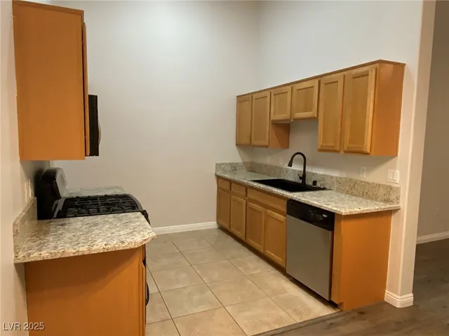 $1,595 | 8805 Jeffreys Street, Unit 2015, Las Vegas, NV 89123