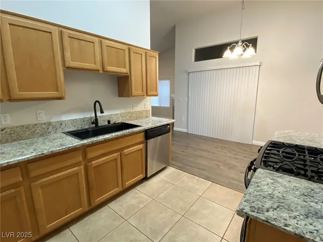 $1,595 | 8805 Jeffreys Street, Unit 2015, Las Vegas, NV 89123