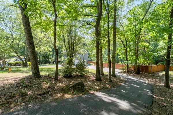 $470,000 | 49 Timberlake Cove Northeast, Cartersville, GA 30121