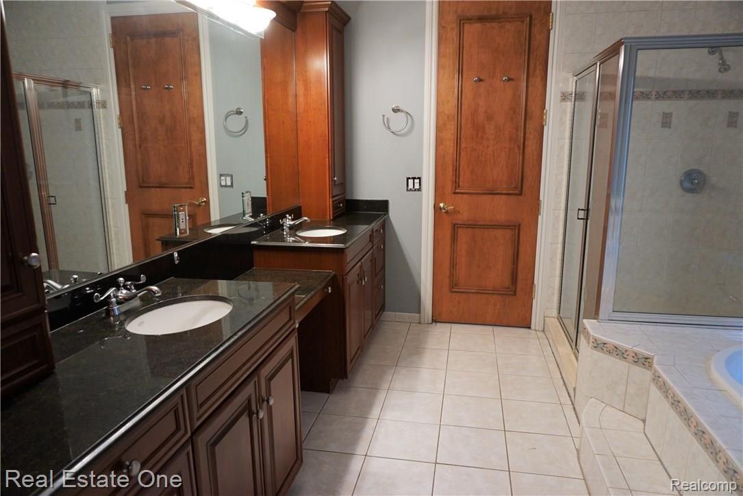 4646 Goodison Pl Drive Rochester, MI 48306 - Photo 30 of 53 DSC05347 (2).JPG