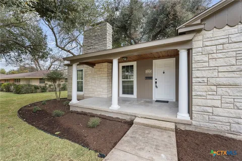 $469,900 | 615 West Royal Avenue, Temple, TX 76501