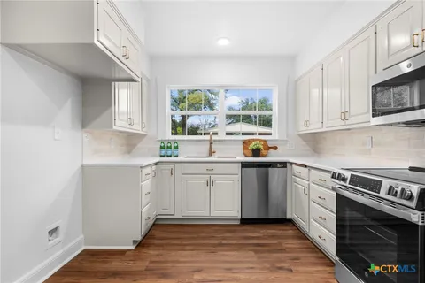 $469,900 | 615 West Royal Avenue, Temple, TX 76501