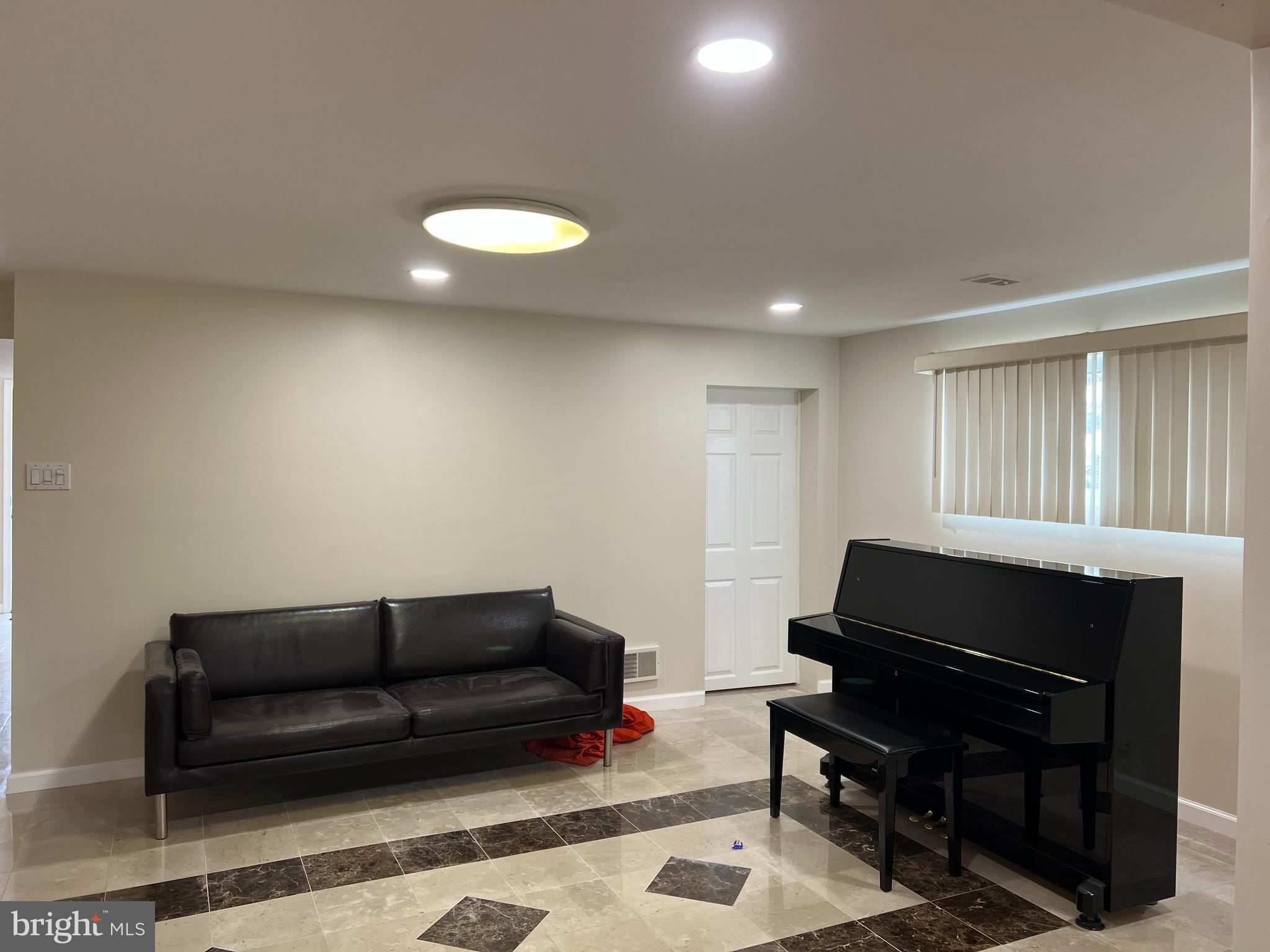 1025 Alpena Road Philadelphia, PA 19115 - Photo 20 of 59