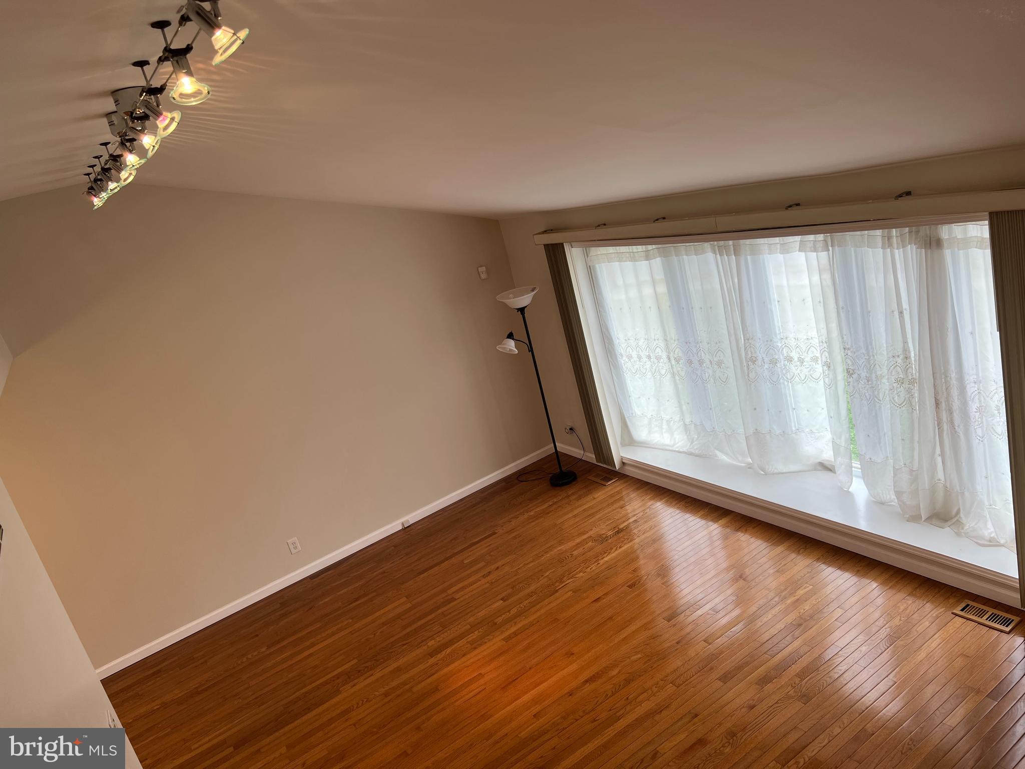 1025 Alpena Road Philadelphia, PA 19115 - Photo 44 of 59