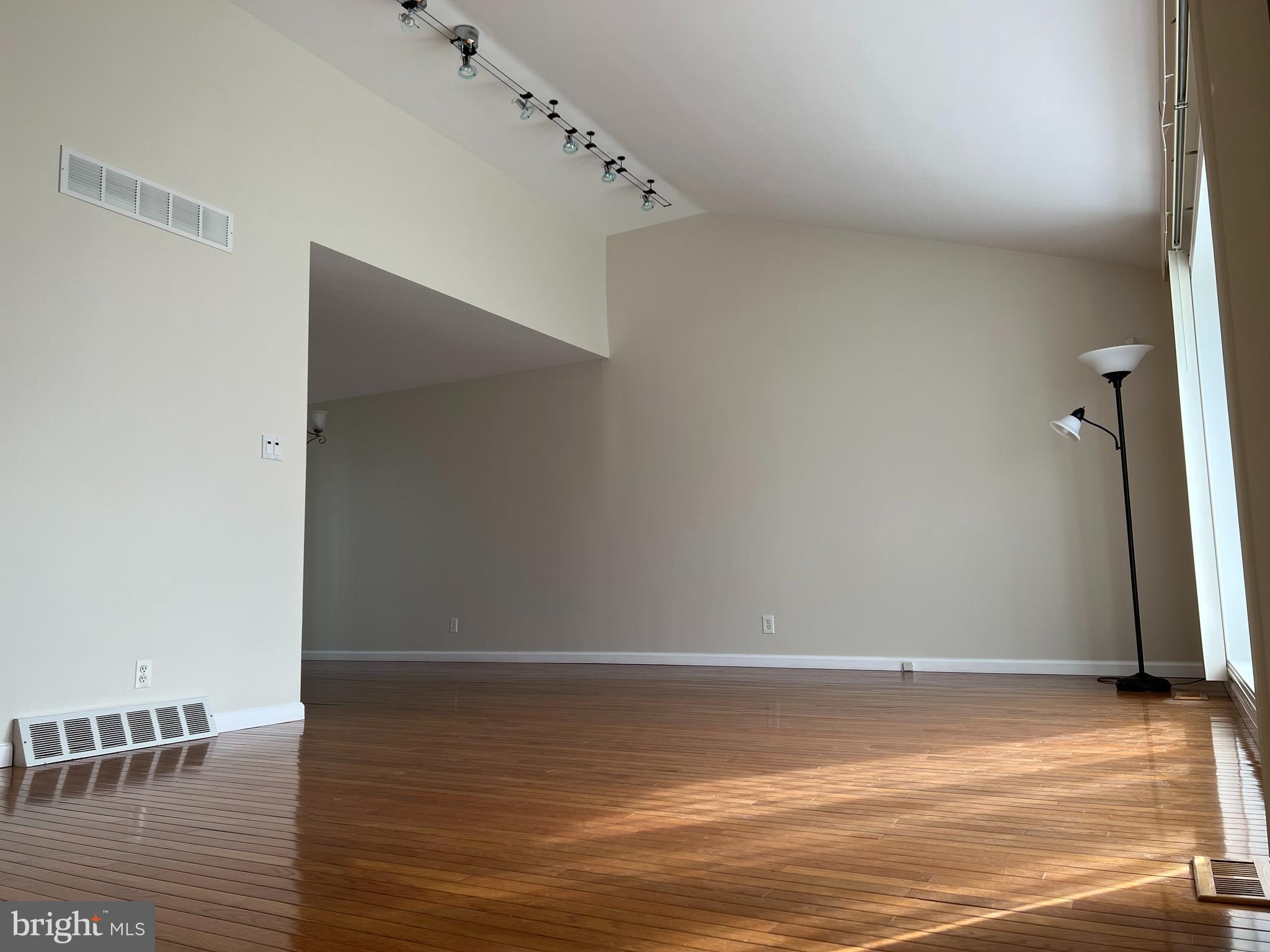 1025 Alpena Road Philadelphia, PA 19115 - Photo 51 of 59