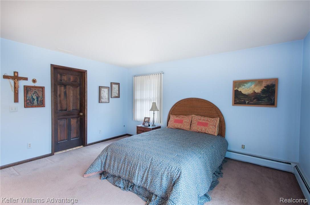 34135 Hunters Row Farmington, MI 48331 - Photo 11 of 30 HuntersRow_34135_MasterBed_02.jpg