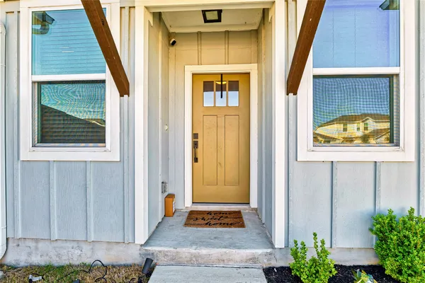 a view of an entryway of house