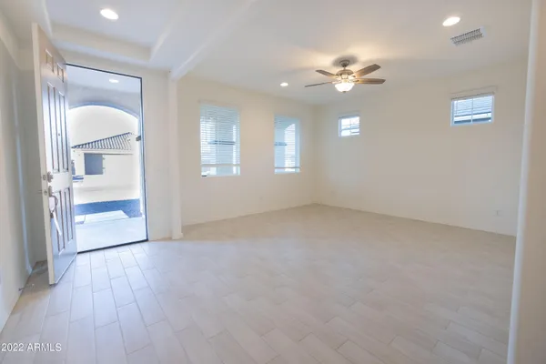 $2,699 | 8437 West Medlock Drive, Unit 35, Glendale, AZ 85305