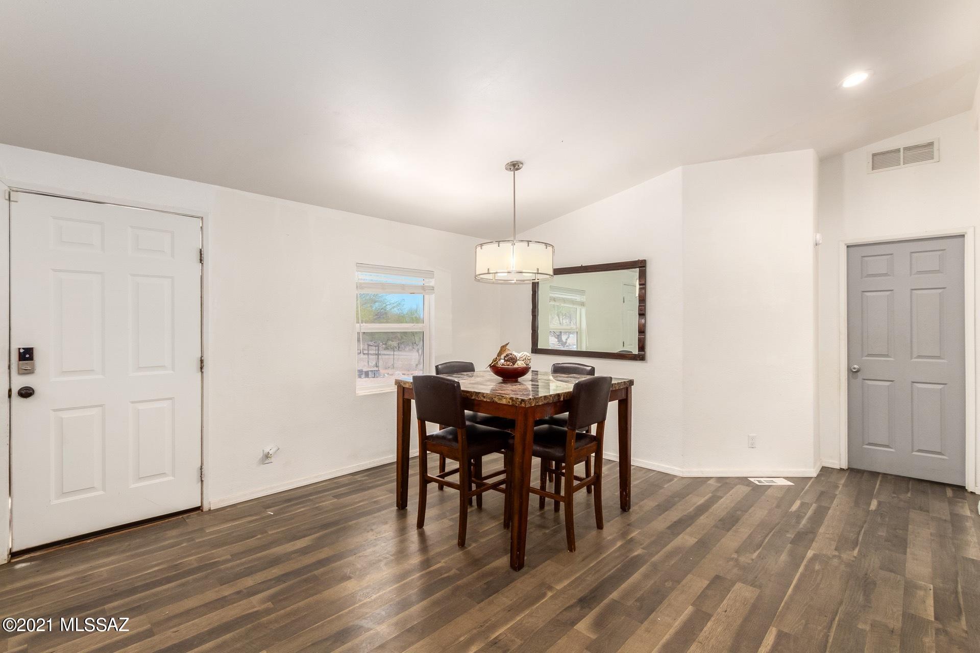 4555 West Alvaro Road Tucson, AZ 85746 - Photo 15 of 26 Gallery Image 15