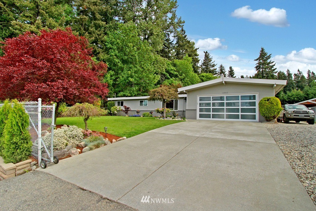 11012 148th Avenue Southeast Renton, WA 98059 - Photo 1 of 18 Gallery Image 1