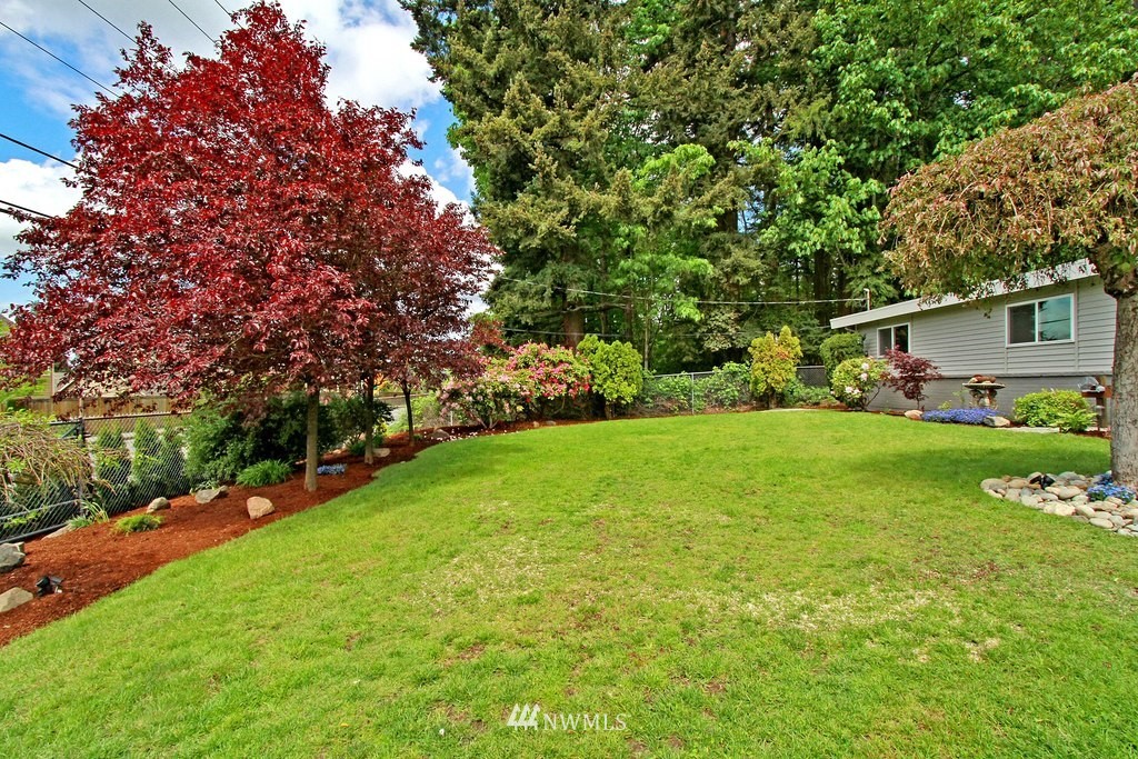 11012 148th Avenue Southeast Renton, WA 98059 - Photo 17 of 18 Gallery Image 17