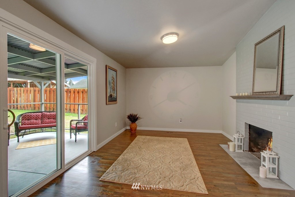 11012 148th Avenue Southeast Renton, WA 98059 - Photo 6 of 18 Gallery Image 6