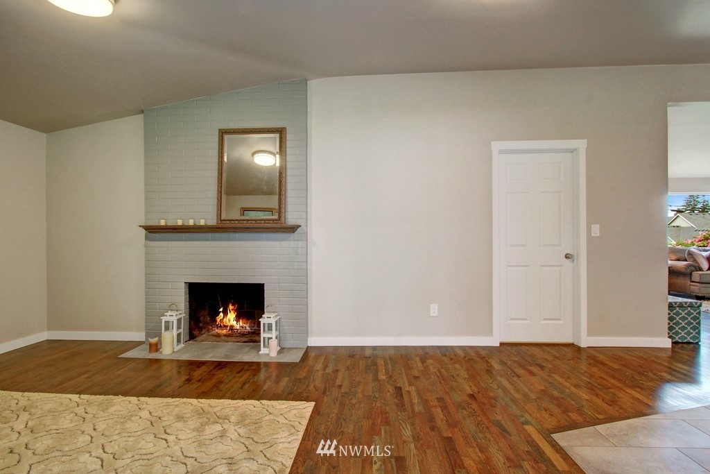 11012 148th Avenue Southeast Renton, WA 98059 - Photo 7 of 18 Gallery Image 7