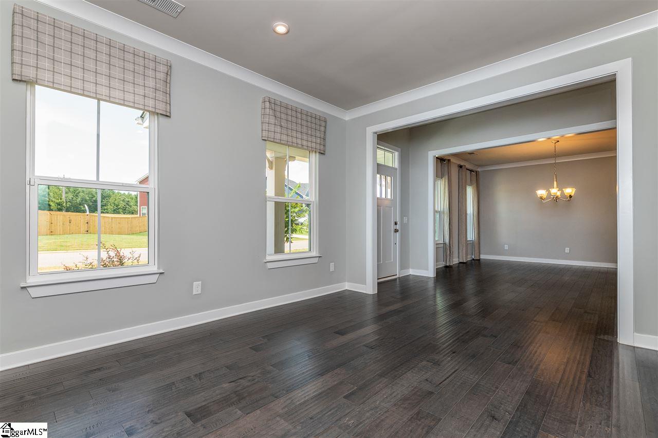 200 Edwin Ellis Drive Greer, SC 29651 - Photo 4 of 36 Gallery Image 4