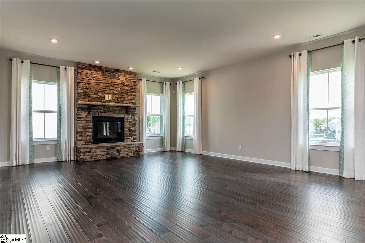 200 Edwin Ellis Drive Greer, SC 29651 - Photo 8 of 36 Gallery Image 8
