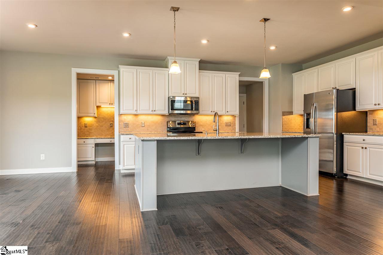 200 Edwin Ellis Drive Greer, SC 29651 - Photo 10 of 36 Gallery Image 10
