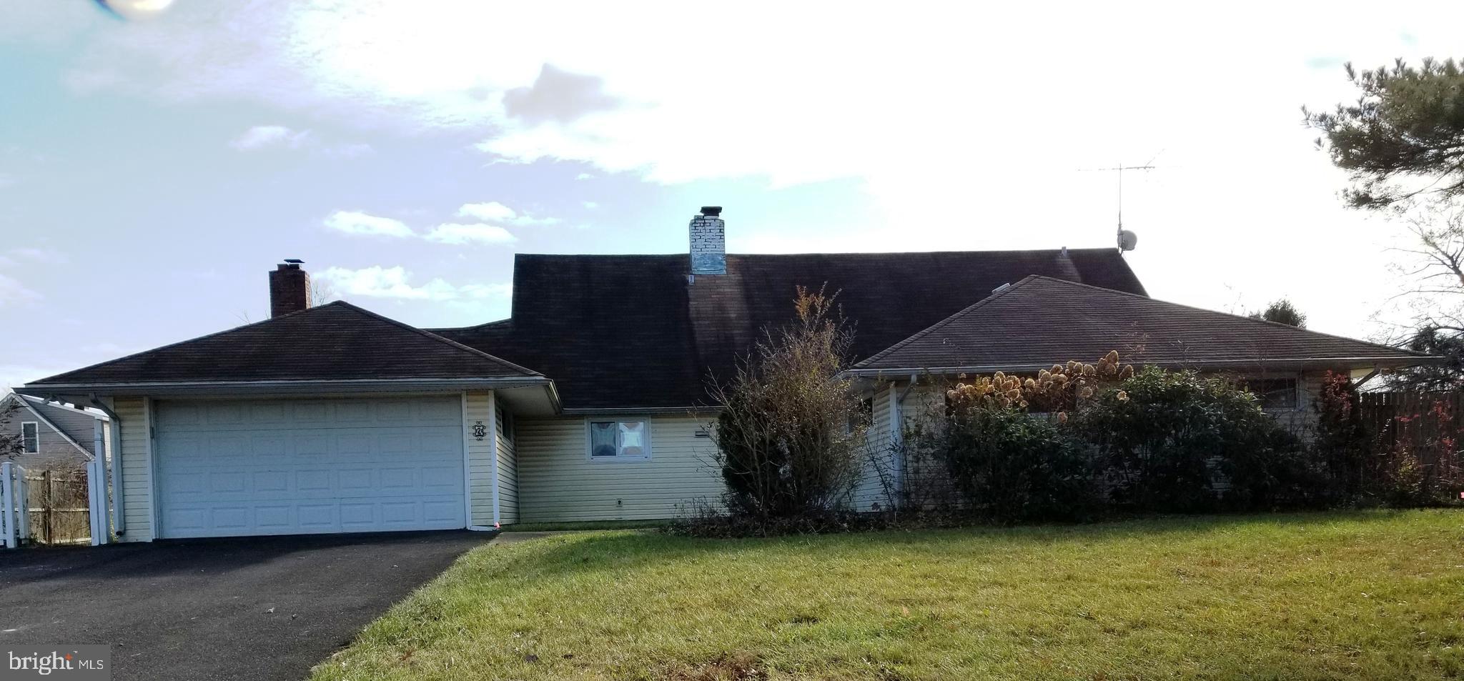 2 Silverbell Road Levittown, PA 19056 - Photo 1 of 39 Gallery Image 1