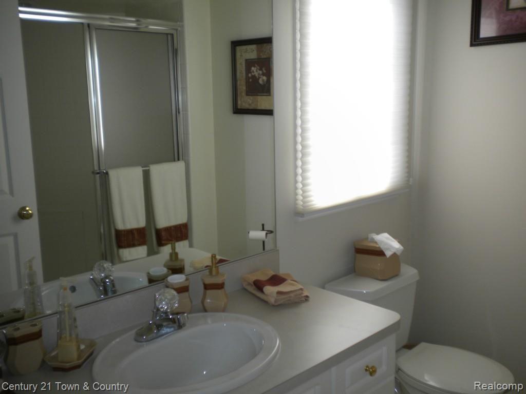 5873 Kingspointe Drive Rochester, MI 48306 - Photo 59 of 66 Bedroom 4 Private Bath.jpg