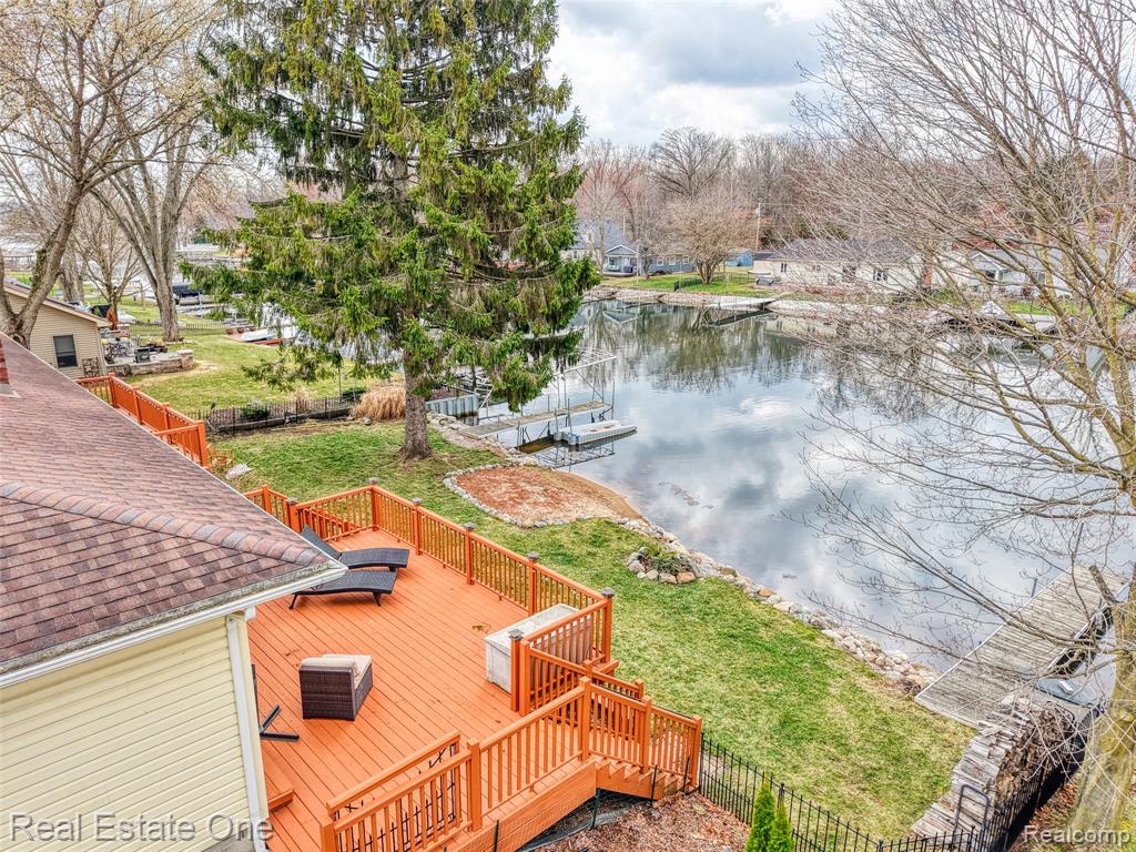 10846 Colony Pinckney, MI 48169 - Photo 5 of 58