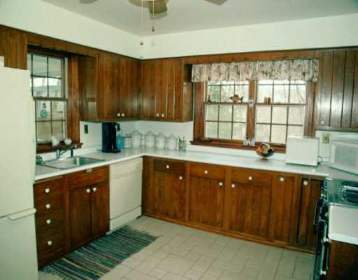 107 Boone Road Trafford, PA 15085 - Photo 5 of 8 Kitchen.