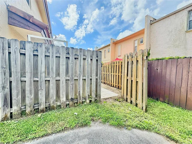 $2,700 | 3840 Southwest 52nd Avenue, Unit 3840, Pembroke Park, FL 33023