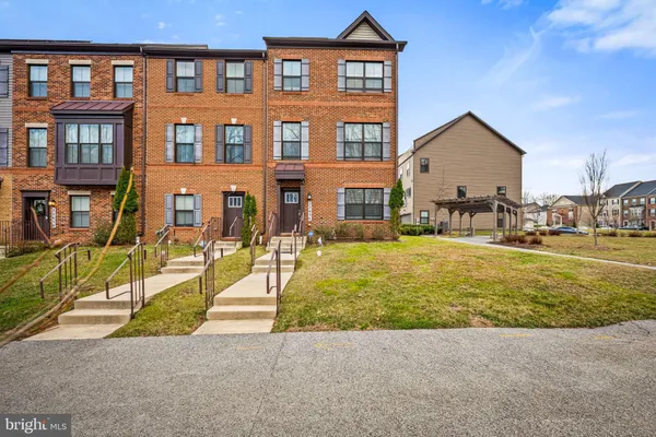 a house view with outdoor space