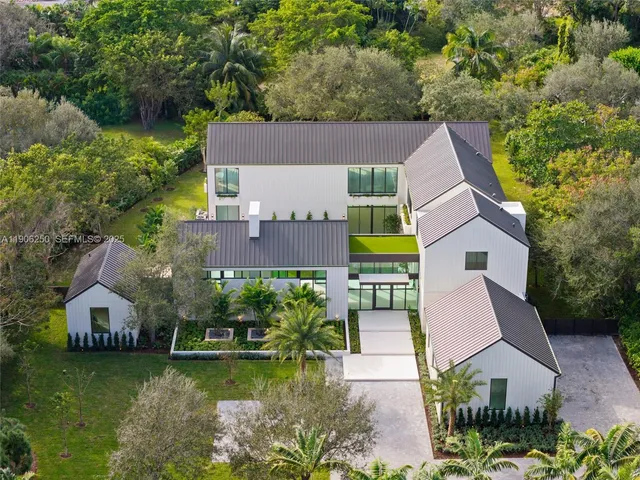 $17,000,000 | 9400 Southwest 60th Court, Pinecrest, FL 33156