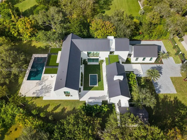 $17,000,000 | 9400 Southwest 60th Court, Pinecrest, FL 33156