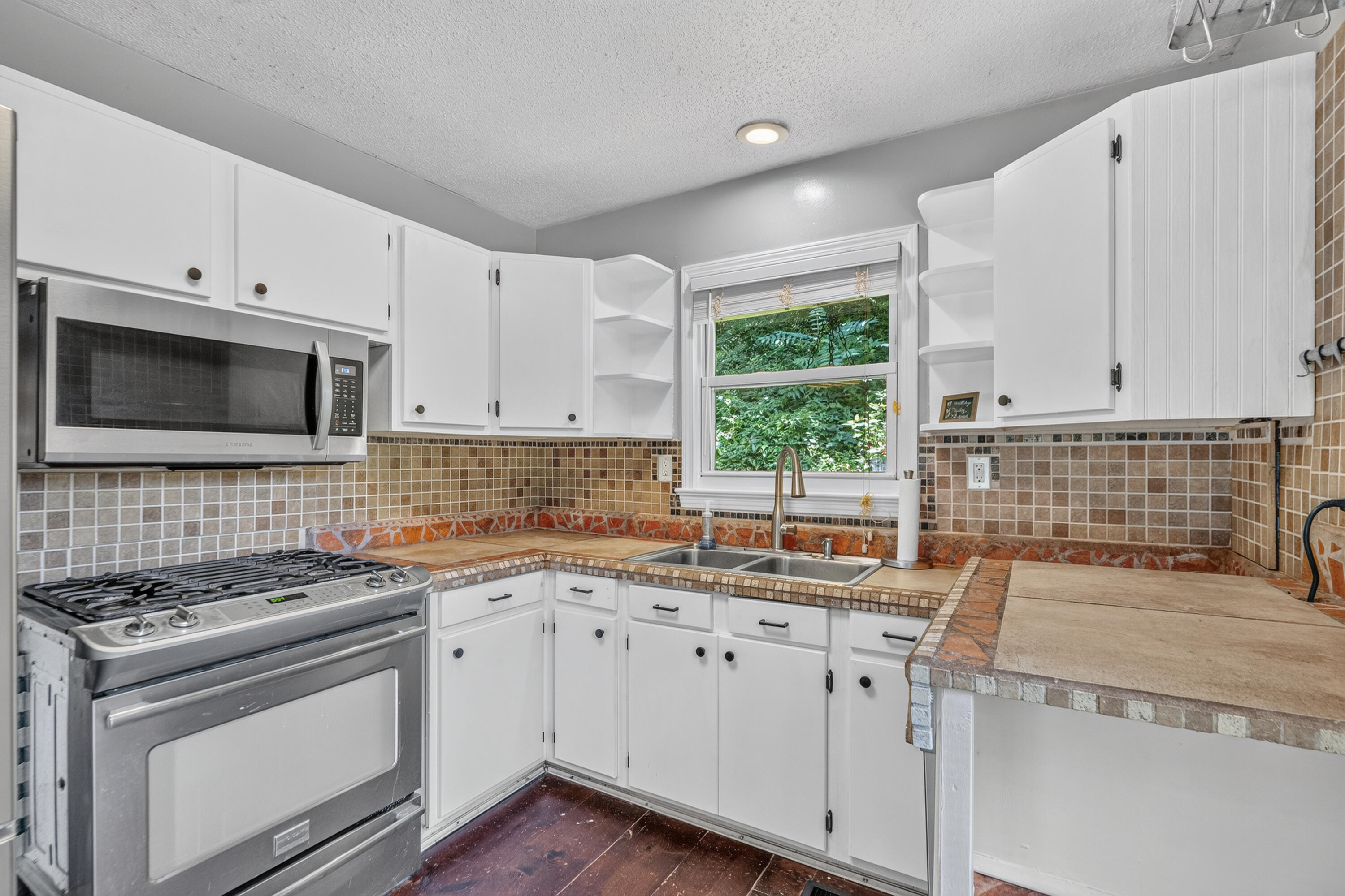 510 Lullwater Road Chattanooga, TN 37405 - Photo 9 of 26 510 Lullwater-9