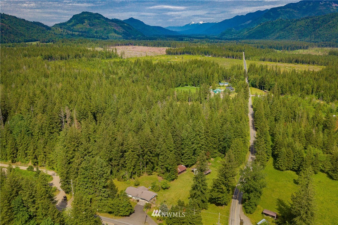 8980 Kendall Road Sumas, WA 98295 - Photo 31 of 39 a view of lake from under an umbrella