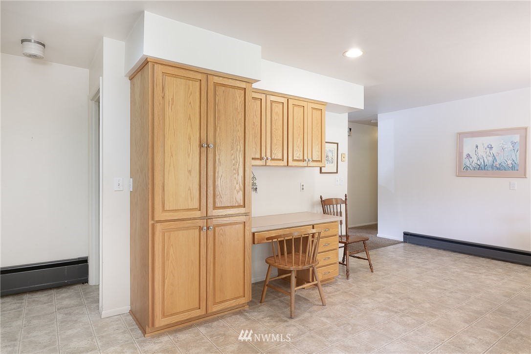 8980 Kendall Road Sumas, WA 98295 - Photo 8 of 39 a view of an empty room with a window