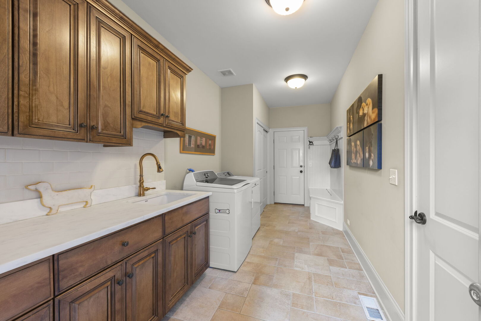 4804 Northcott Avenue Downers Grove, IL 60515 - Photo 18 of 36 a spacious bathroom with a double vanity sink a mirror and a shower