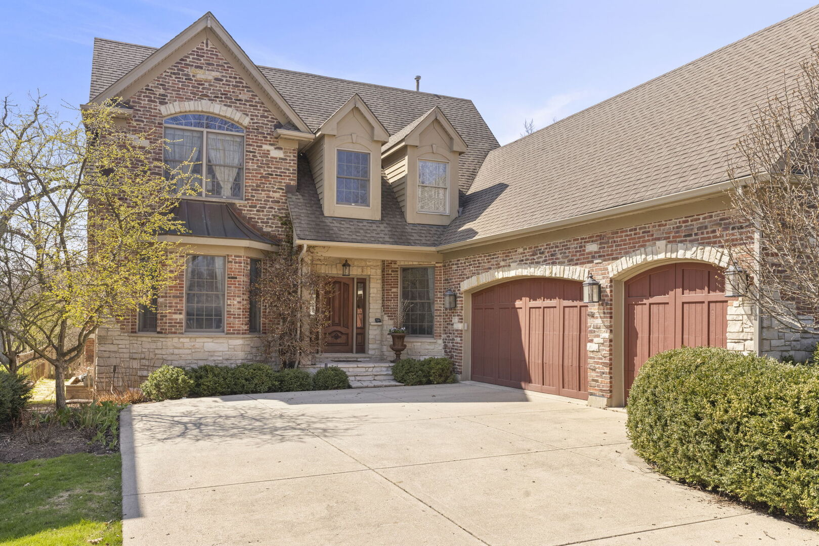 4804 Northcott Avenue Downers Grove, IL 60515 - Photo 36 of 36 front view of a house