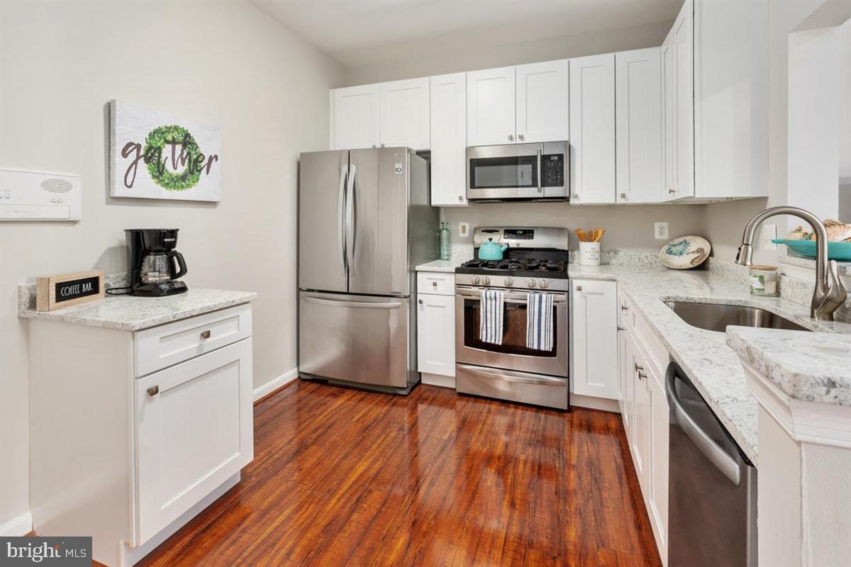 2004 Cramer Point Court Odenton, MD 21113 - Photo 6 of 27 NEW Quartz Countertops with Coffee/Drink Station
