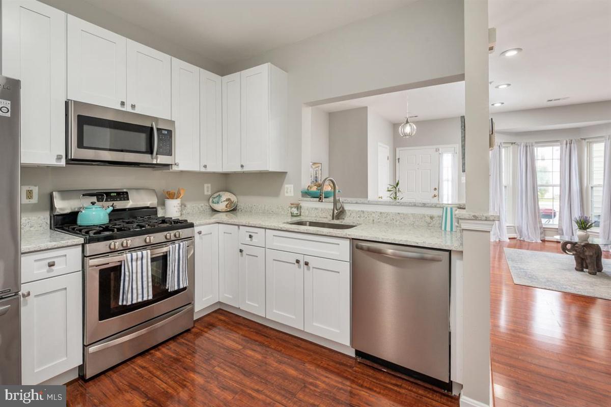 2004 Cramer Point Court Odenton, MD 21113 - Photo 7 of 27 NEW appliances and 42 in Cabinets!