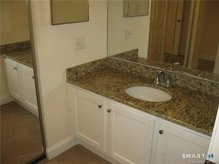 20 East Pembroke Road, Unit 71 Danbury, CT 06811 - Photo 7 of 9