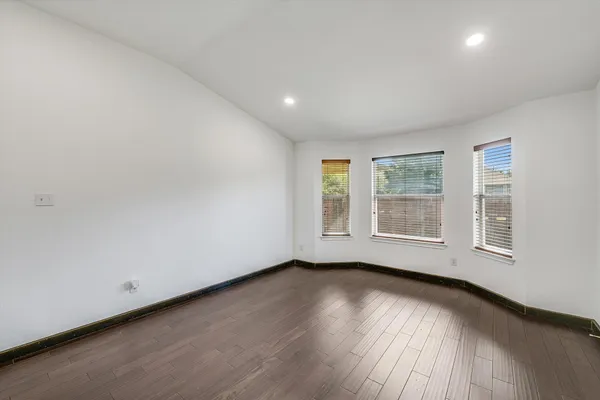 $2,100 | 702 Bent Wood Place, Round Rock, TX 78665