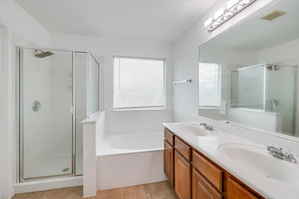 $2,100 | 702 Bent Wood Place, Round Rock, TX 78665