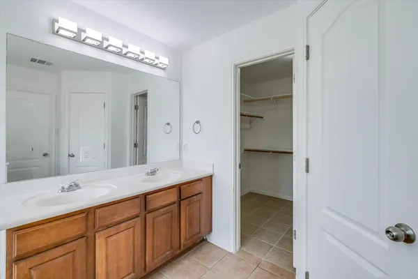 $2,100 | 702 Bent Wood Place, Round Rock, TX 78665