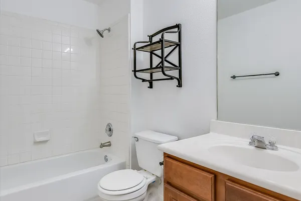 $2,100 | 702 Bent Wood Place, Round Rock, TX 78665
