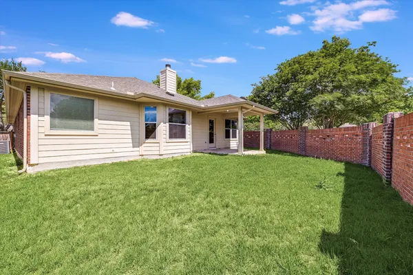$2,100 | 702 Bent Wood Place, Round Rock, TX 78665