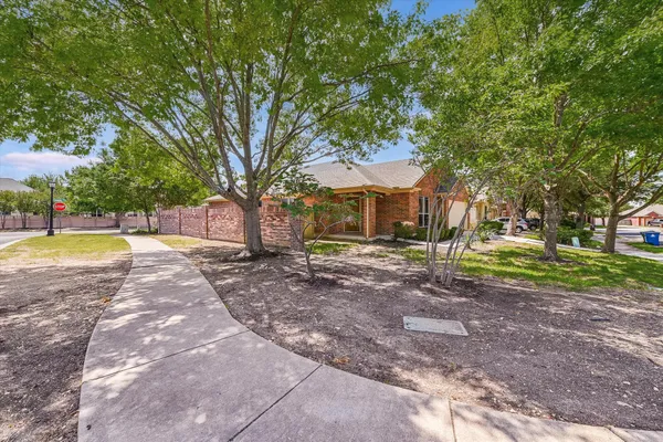 $2,100 | 702 Bent Wood Place, Round Rock, TX 78665
