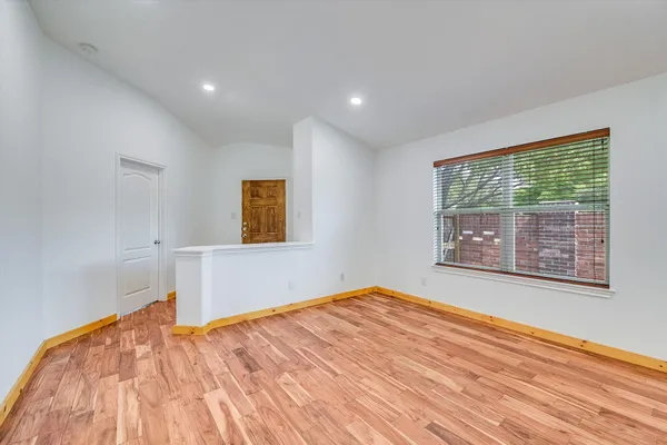 $2,100 | 702 Bent Wood Place, Round Rock, TX 78665