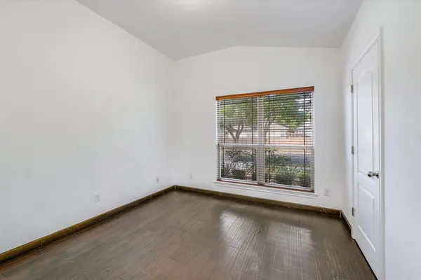 $2,100 | 702 Bent Wood Place, Round Rock, TX 78665