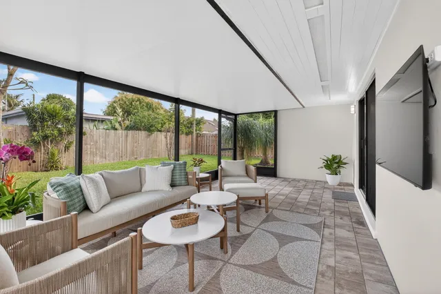 $7,500 | 513 Lindell Boulevard, Delray Beach, FL 33444