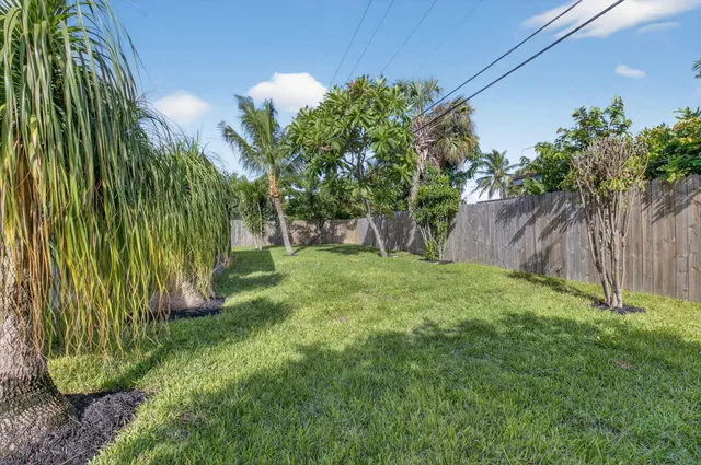 $7,500 | 513 Lindell Boulevard, Delray Beach, FL 33444