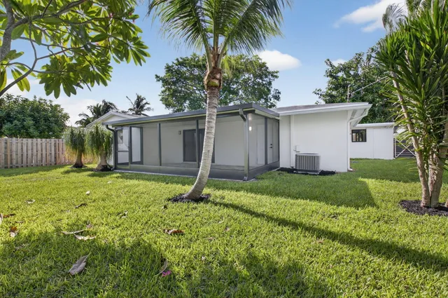 $7,500 | 513 Lindell Boulevard, Delray Beach, FL 33444